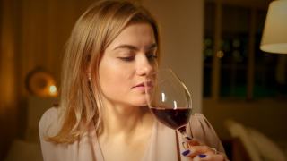 Le nez du vin : définition en dégustation